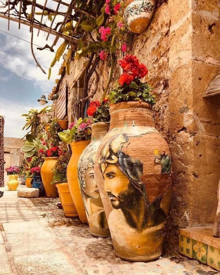 Nido Colorato Appartaments-Rooms Fontane Bianche Esterno foto